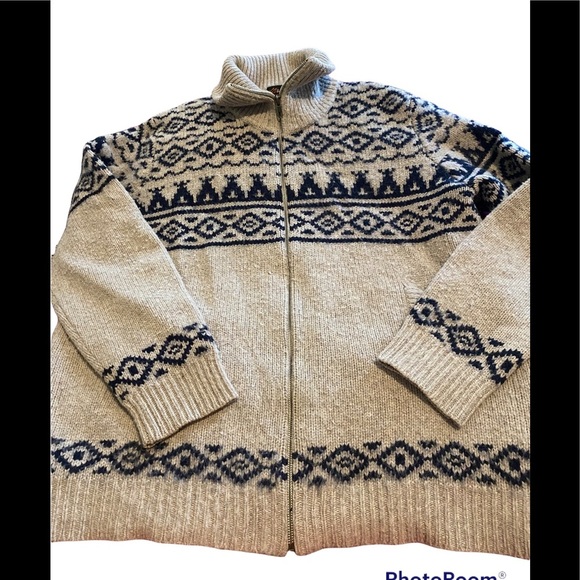L.L. Bean Other - L.L.Bean lambs wool Nordic full zip sweater